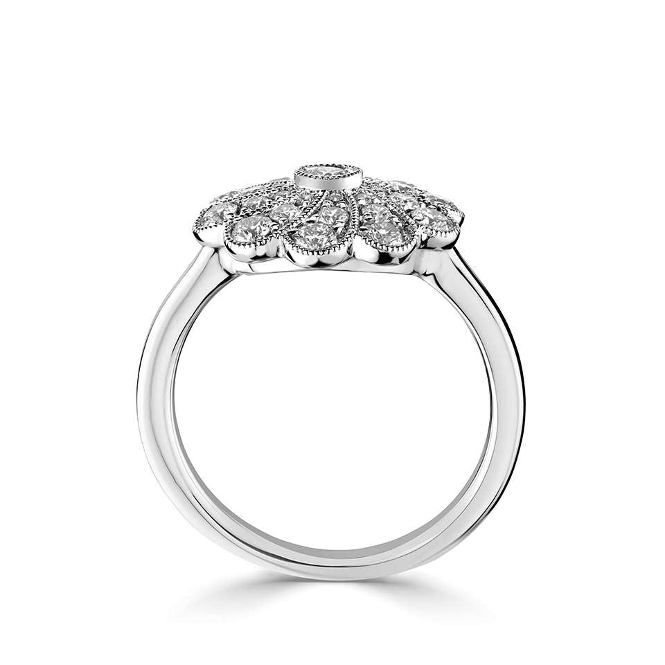 Cluster diamond outlet ring