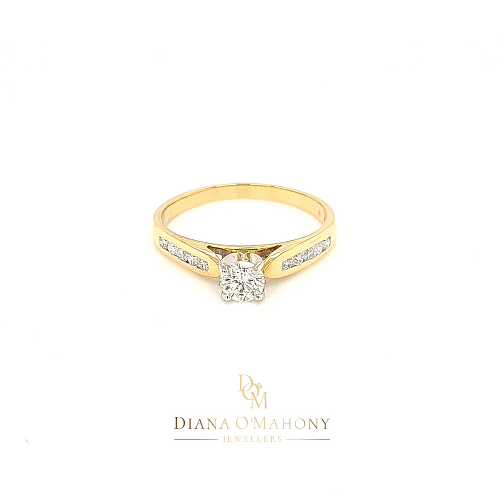18ct Gold Solitaire Diamond Engagement Ring with Diamond Shoulders