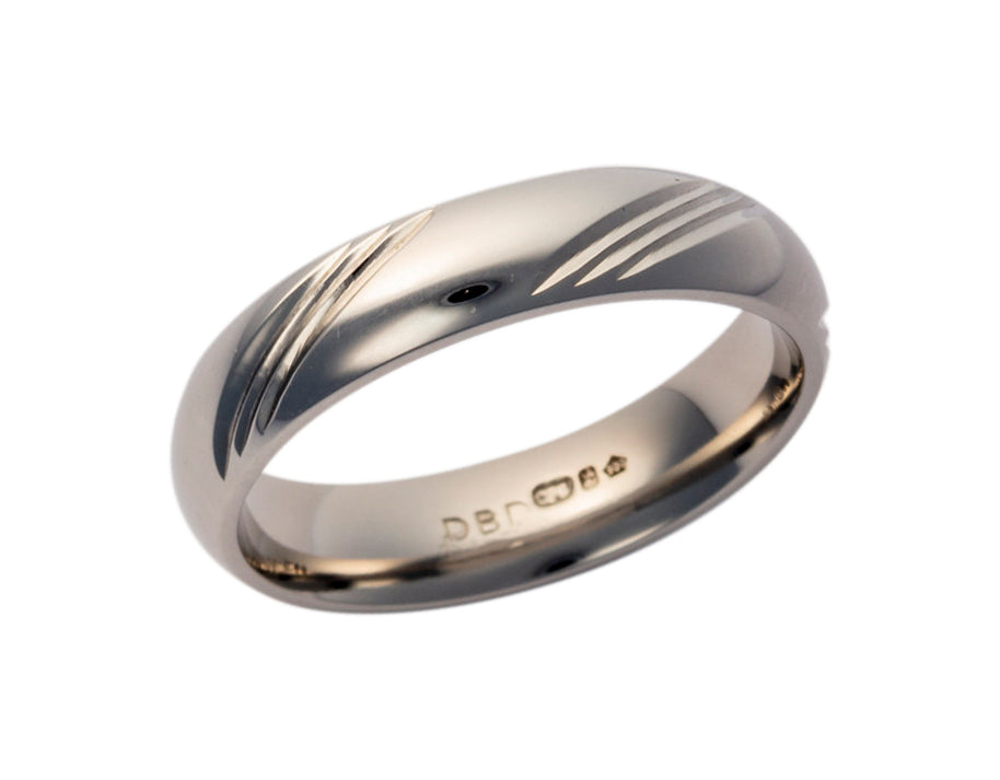 
                
                    Load image into Gallery viewer, Gents 9ct Gold Court Shaped Wedding Band with Lined Design
                
            