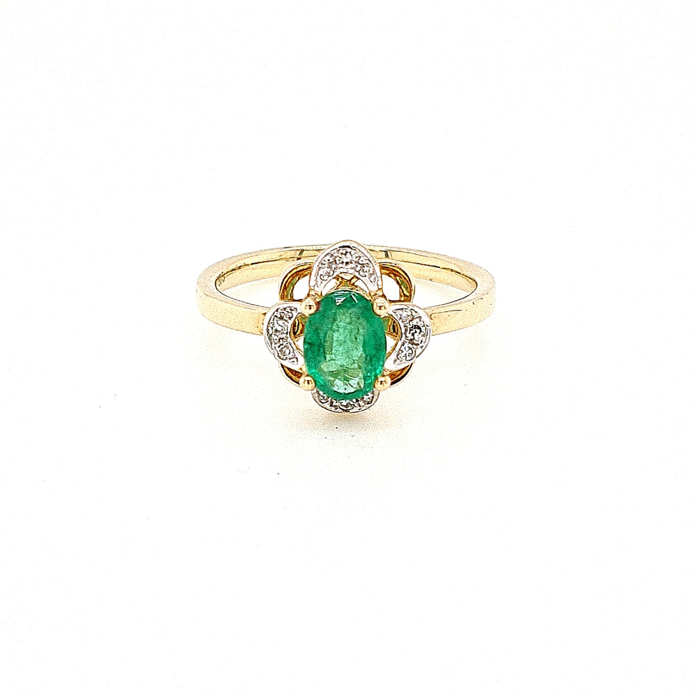 9ct Gold Oval Emerald Cluster Vintage Style Diamond Ring